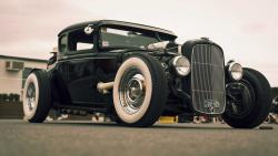 Классический черный хотрод