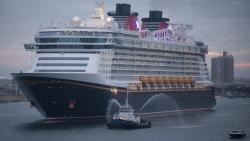 Скачать круизное судно океанский лайнер лодка фоновые картинки