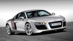 Белая Ауди R8 обои