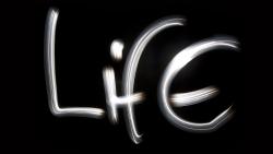 Жизнь на черном фоне картинки на рабочий стол