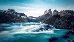 Красивые обои горной реки