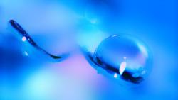 Макро картинки голубые капли 4K обои 