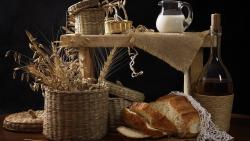 Натюрморт народный самогон, молоко хлеб 