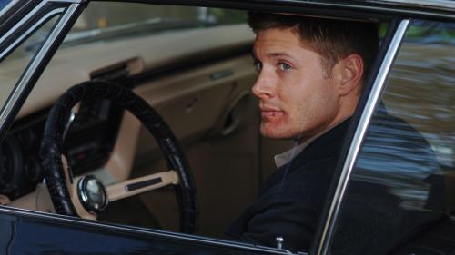 Обои Дженсена Эклса с разбитой губой