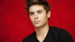 Обои Зак Эфрон на красном фоне