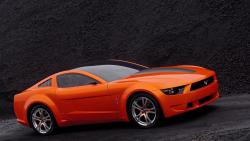 Оранжевый Форд Мустанг