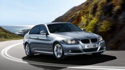 Широкоформатная обойка с автомобилем BMW