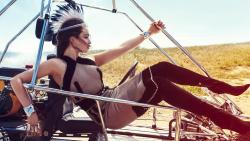 Эмилия Кларк обои широкоформатные скачать