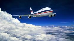 1920x1200 Самолет в небе над облаками