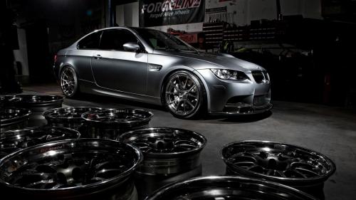 bmw m3 e92 в гараже обои hd