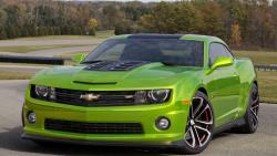 Chevrolet Camaro авто зеленый