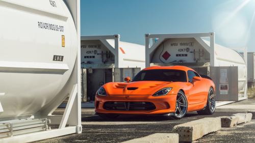 Dodge Viper оранжевый