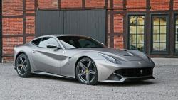 Ferrari F12 Berlinetta красивый автомобиль